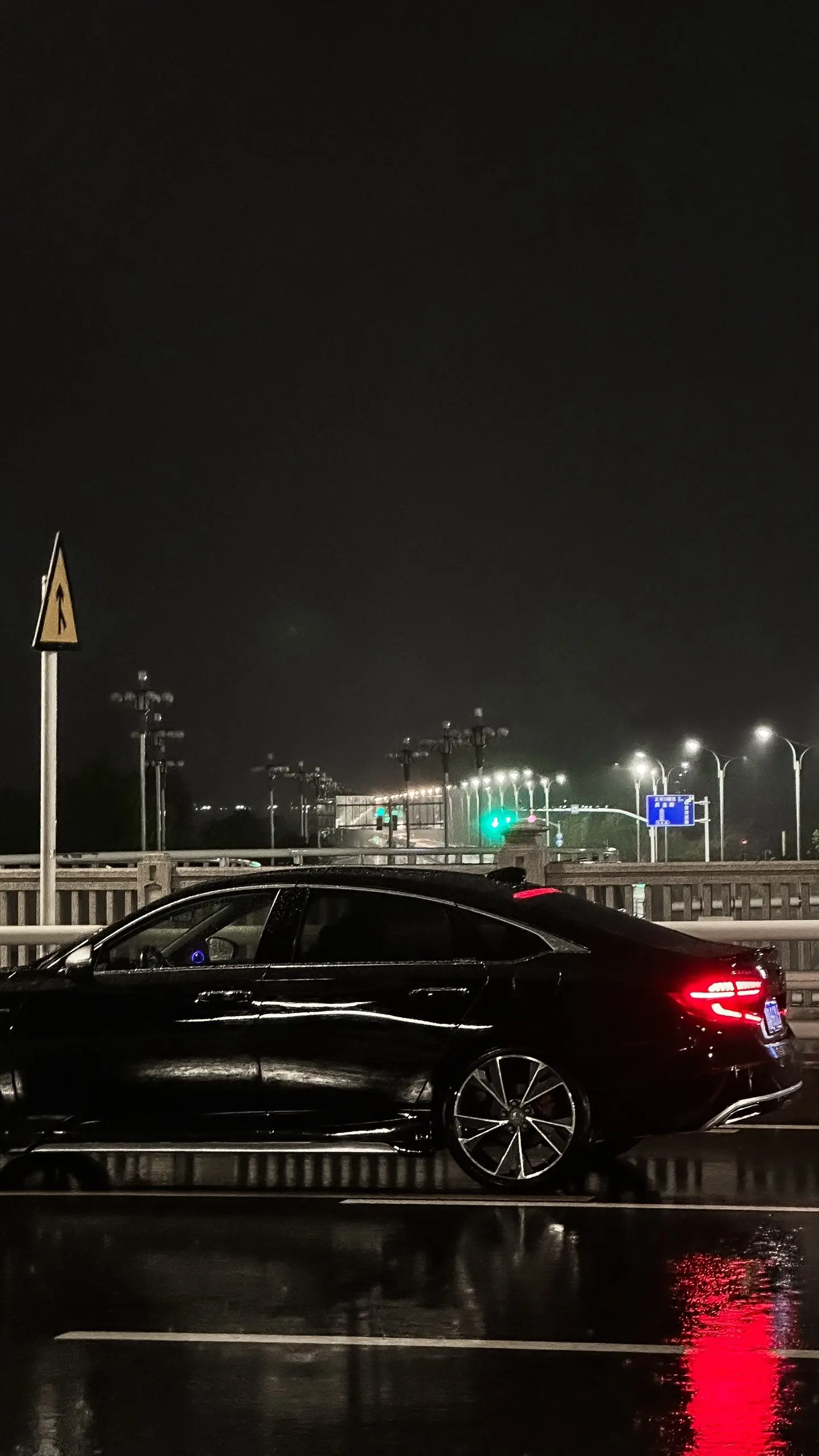 十代雅阁高清雨夜壁纸