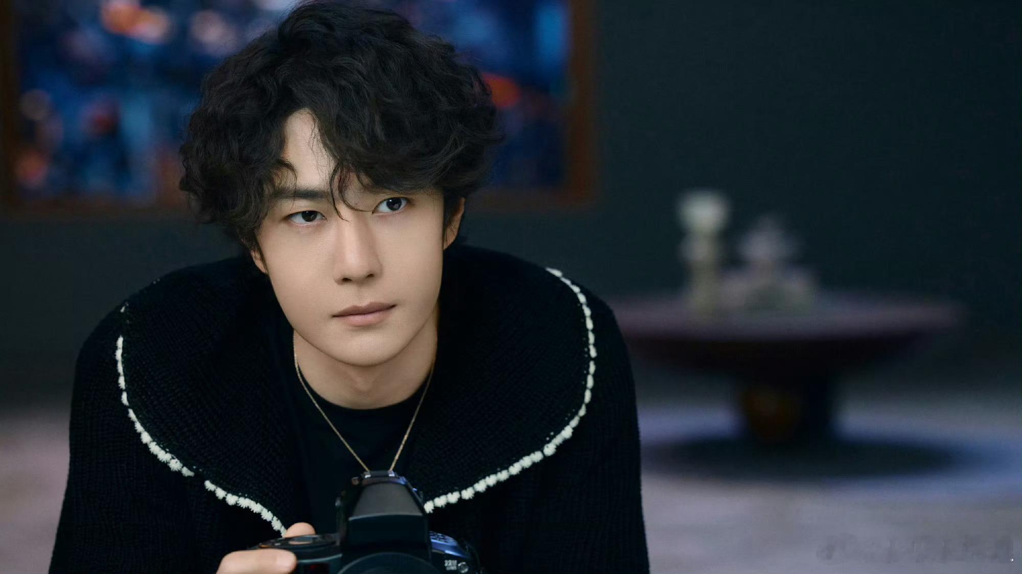 王一博开工图好乖的一博 ，可爱☺️ 