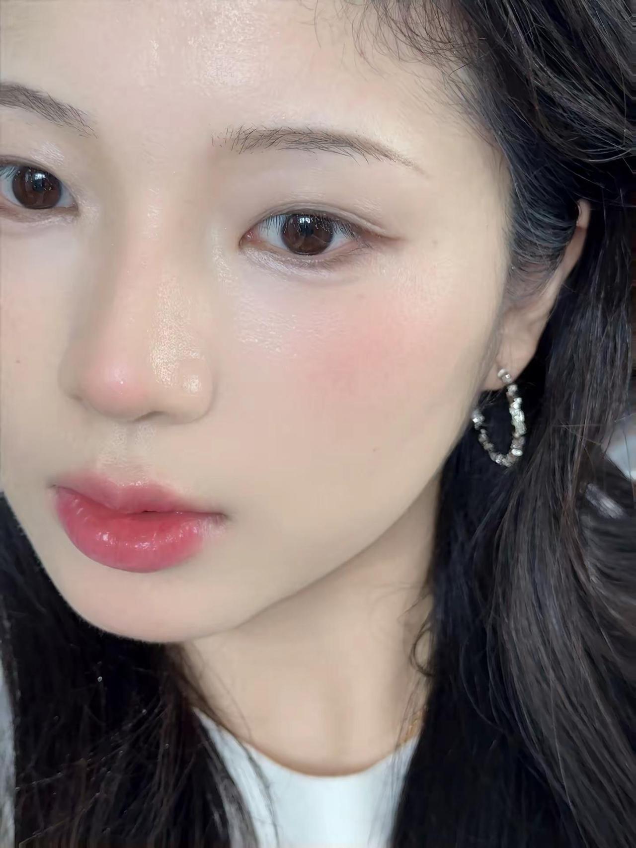 这个底妆有一点点震撼 清透带着光泽感！美妆 化妆 今日妆容