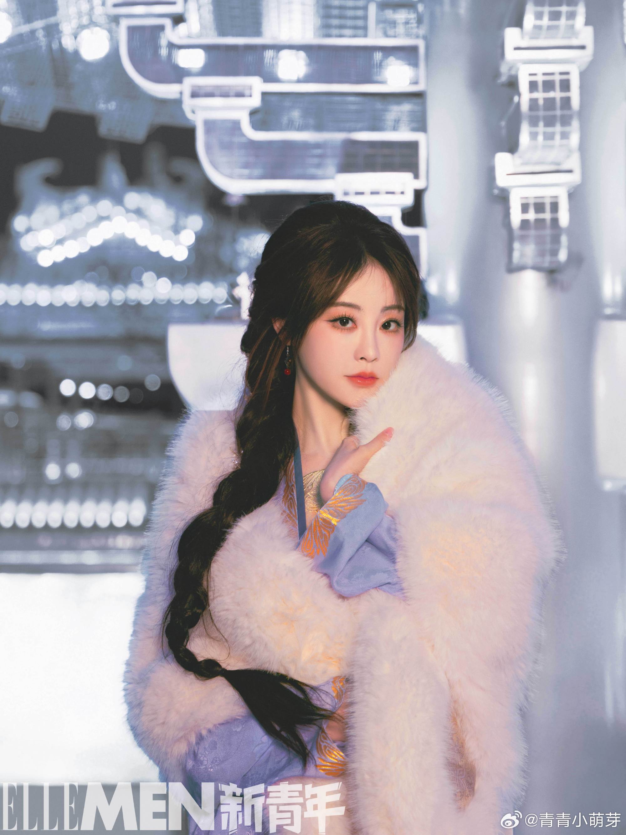 祝绪丹接了一米长麻花辫祝绪丹接的一米长麻花辫，直接把惊艳值拉满了，这独特造型，直