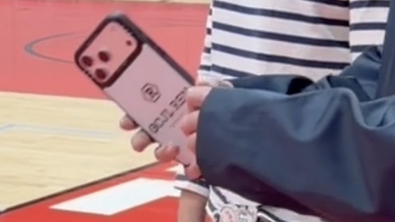 任嘉伦任嘉伦37单枪匹马专辑有11首歌任嘉伦到访火箭训练营任嘉伦火箭主场表演嘉宾