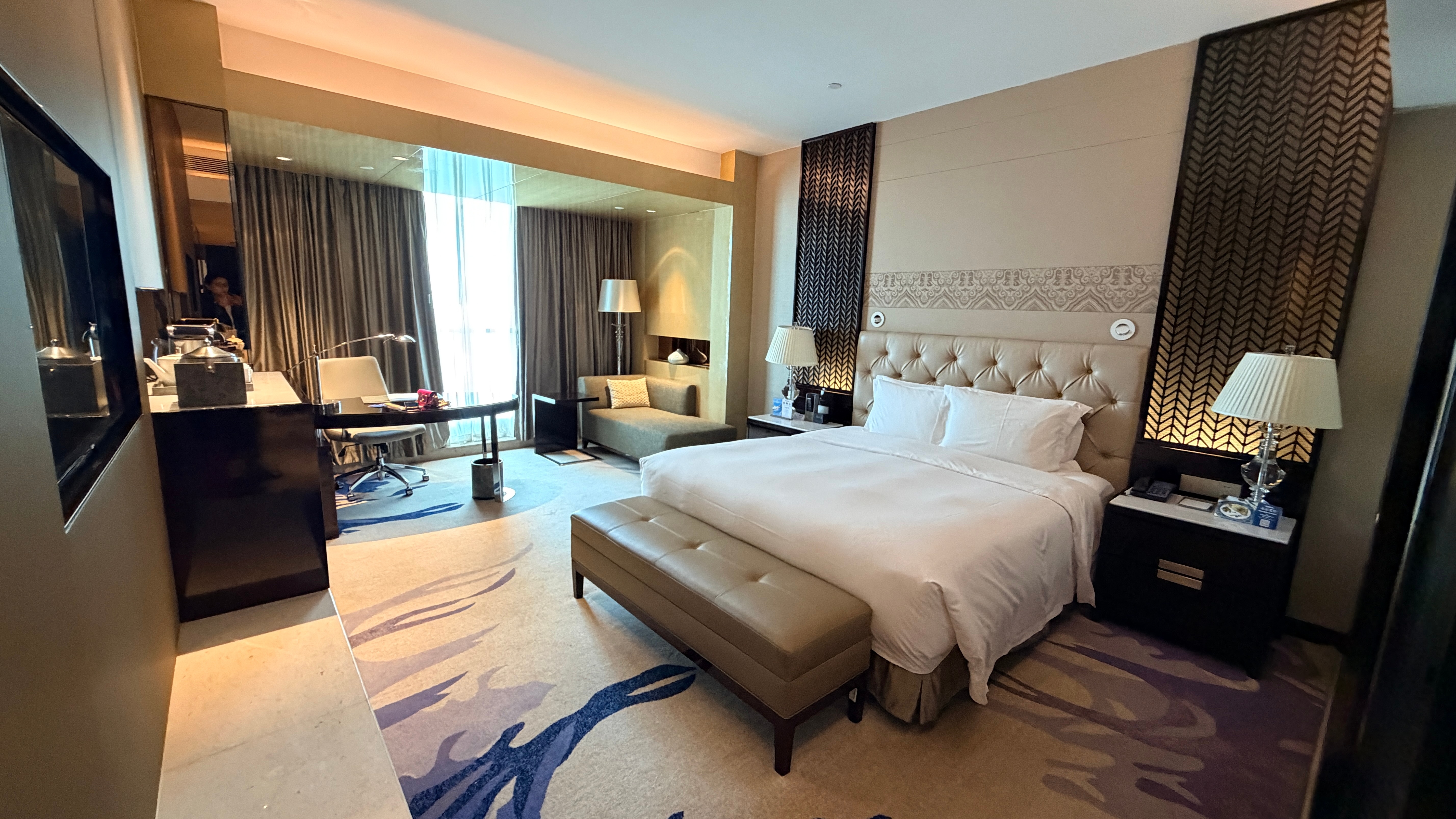 今天当牛马的地方 晚上要熬夜剪片子了 