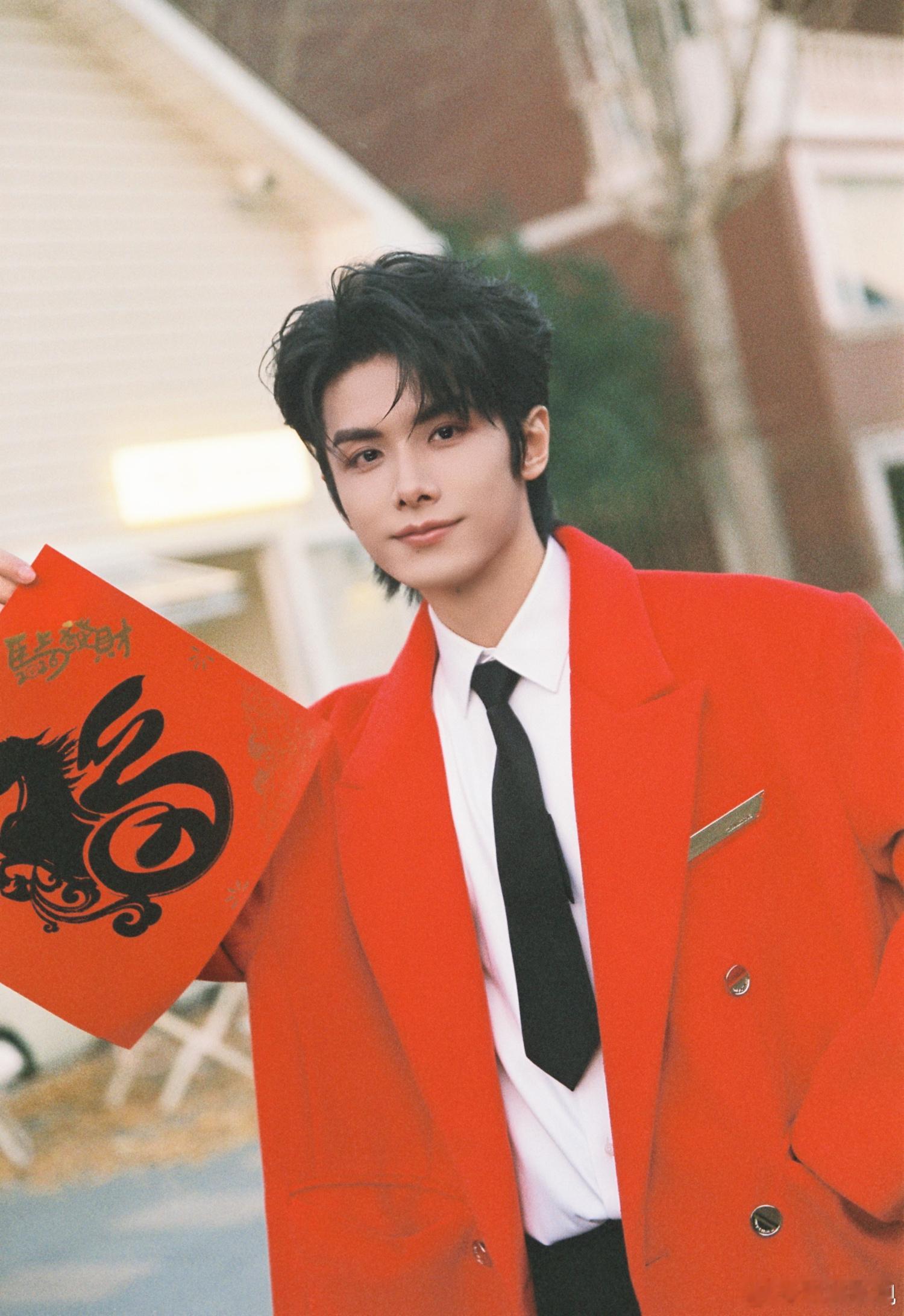 辞旧迎新，常安常乐。欢娱影视演员新春写真今日释出。 