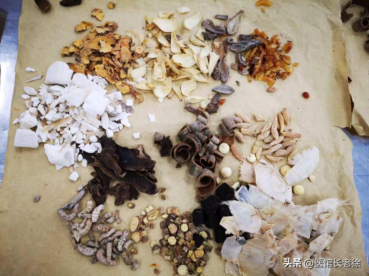 第一：文化模式战争，肢解了中国的很多文化，是他们首尾不相识，争吵来争吵去多是利益