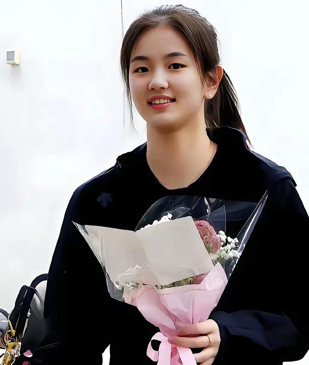 金娜英差2分就名扬天下了
         金娜英，20岁的韩国小姑娘，或许她自
