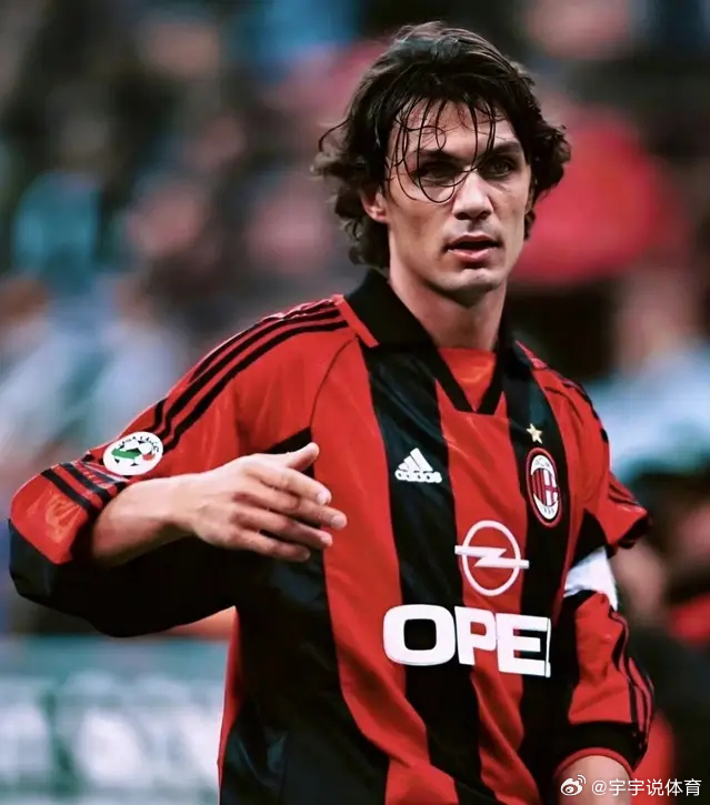 足坛历史最强边后卫排名！1. 马尔蒂尼个人荣誉：7次意甲冠军、5次欧冠冠军、20