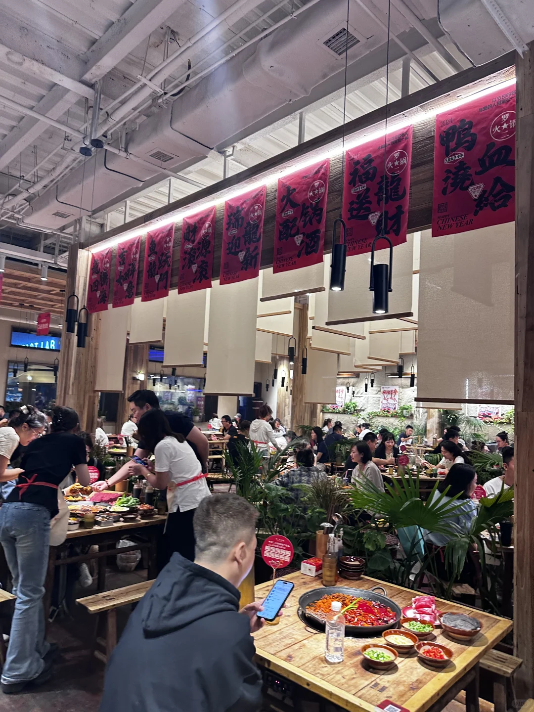 这一顿火锅不知道要搞定乌鲁木齐多少人！
