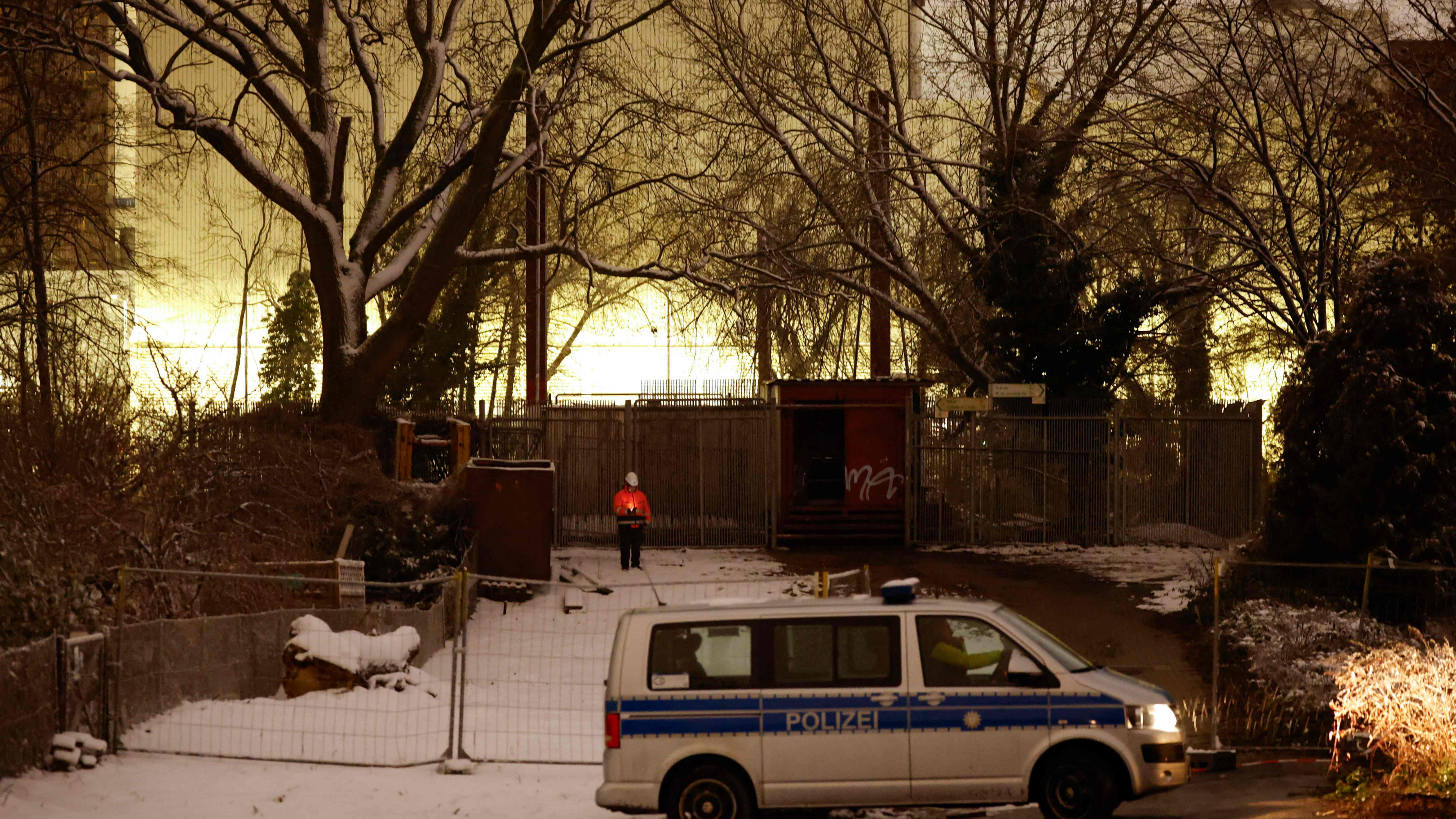 #柏林市长斥电网遇袭为恐怖袭击#【德媒：柏林市长斥电网遇袭为“恐怖袭击”】 据德