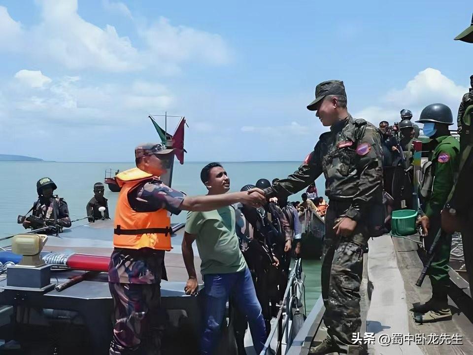 今天传来缅甸若开邦孟都镇附近若开海域出现海盗抢劫货船的最新消息。由于世界经济日益