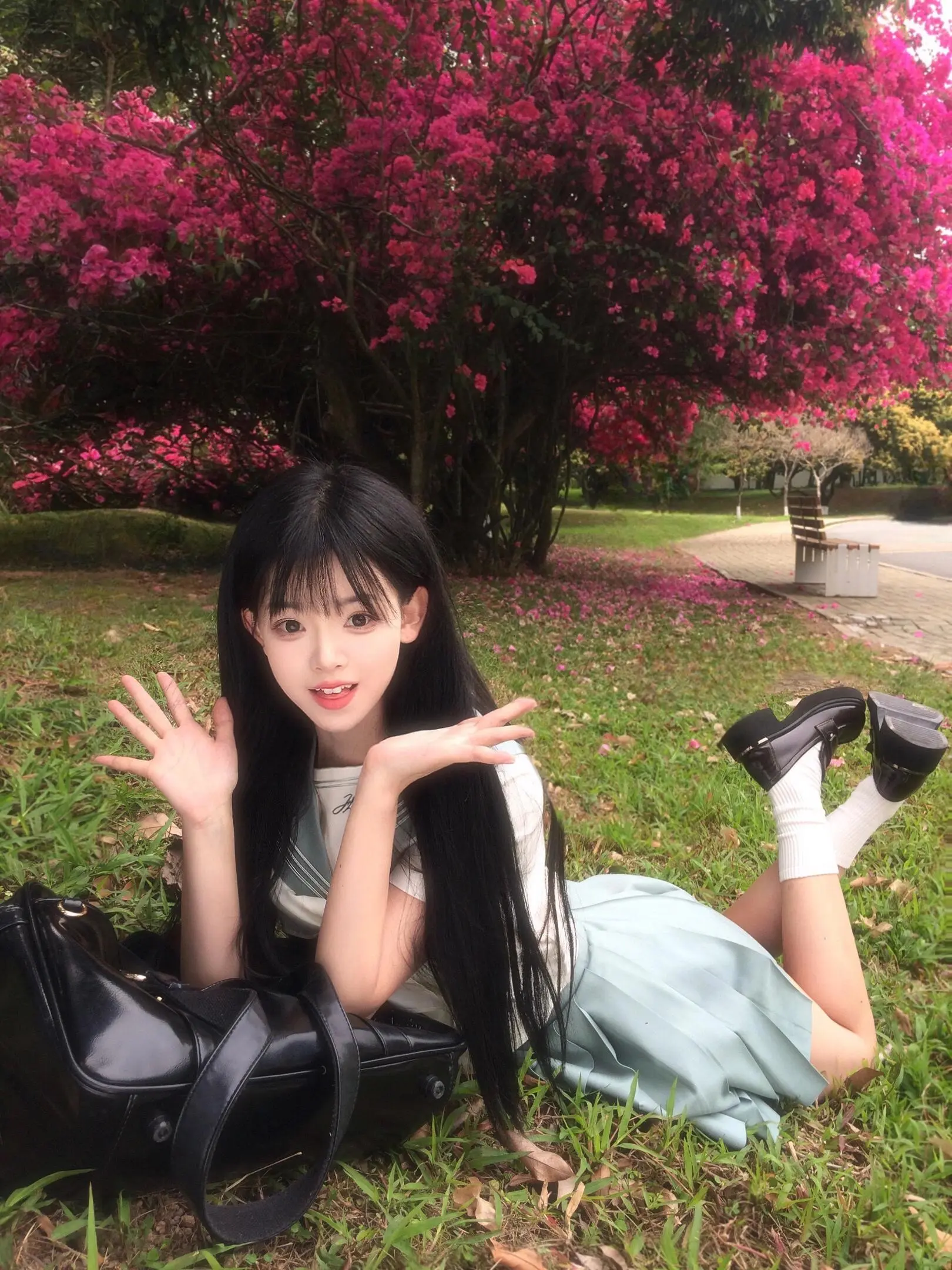 JK当然要配鲜花。