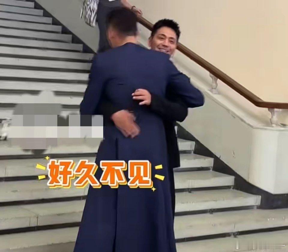 邵兵带儿子认亲！胡兵瞿颖秒变家人，像对待自家小孩一样贴心关照 