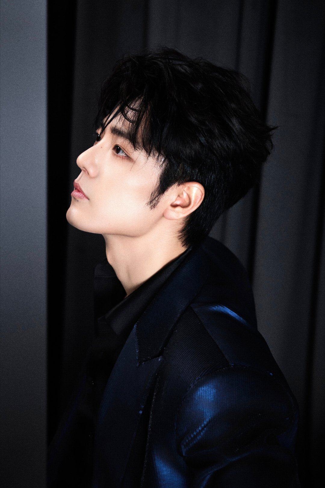 肖战肖战 肖战肖战微博之夜 内娱颜值天花板！西装造型，每一个角度都完美到无可挑剔