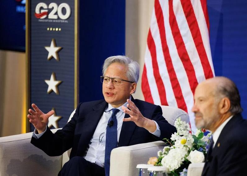 G20峰会上演了一出稀罕事。美国提了个主张，中国和俄罗斯，居然都举手赞成。全票通