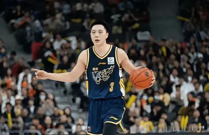 杜锋应给小胡更多的机会，但不宜给小胡太多的压力。
广东主场最后一刻被浙江绝杀的那