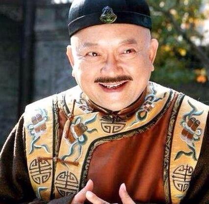 和珅不是“贪官代名词”，而是乾隆朝唯一被皇帝当面称“朕之萧何”的汉臣：他26岁破