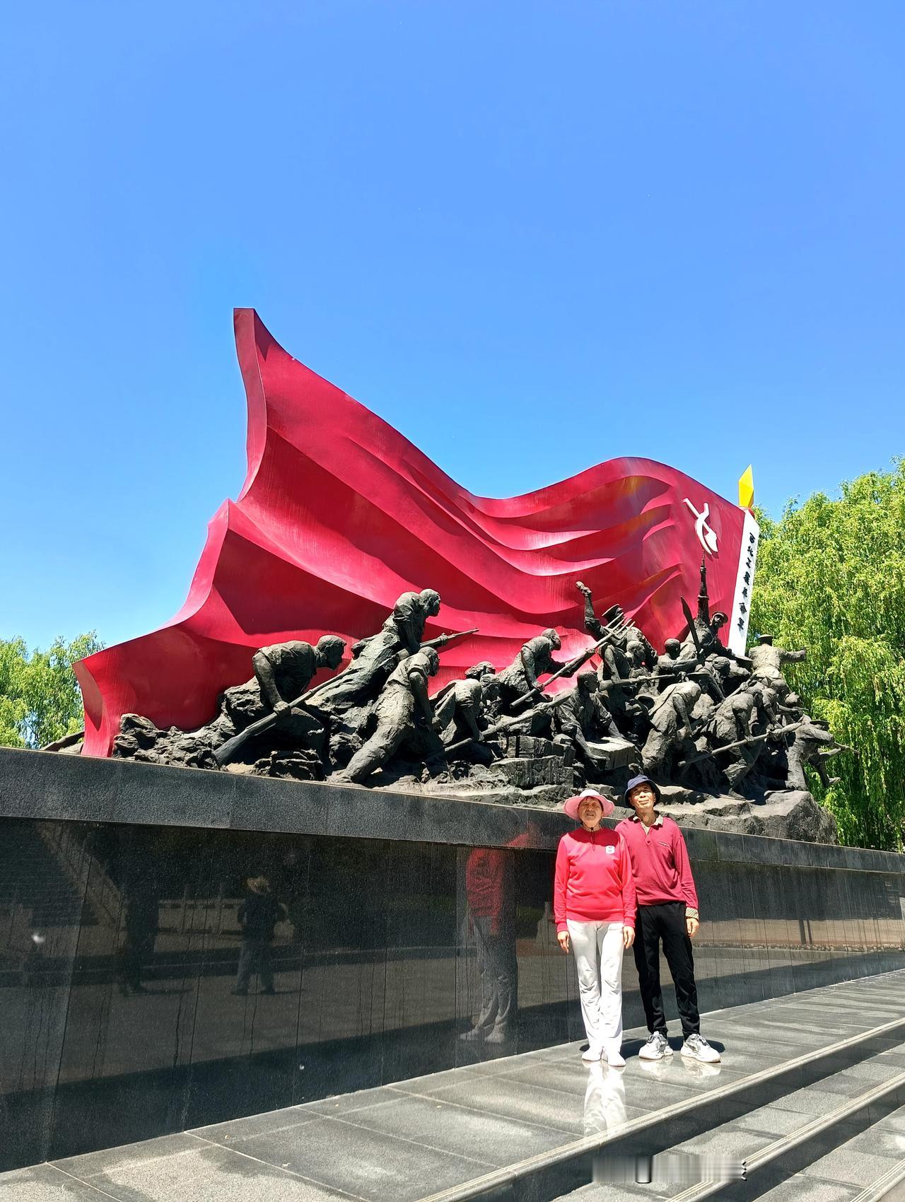 晒晒我的摄影作品根据这个雕塑，你知道这在那个红色旅游景点吗？