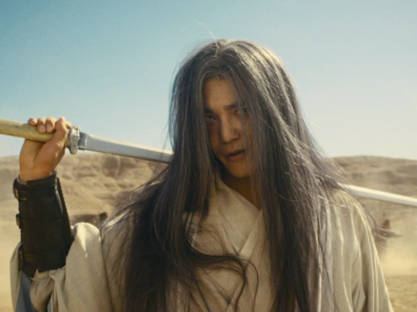 于适建议增加刀长被袁和平采纳 抖人锐评：这个白毛后生竟然给袁和平建议！于适建议增