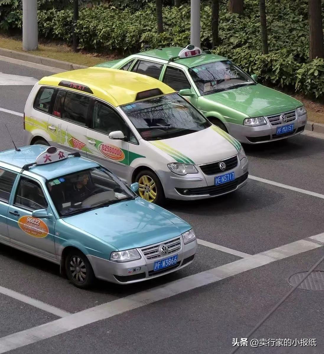 为什么大家现在宁愿等网约车，也不坐出租车？很简单，因为现在的出租车，已经彻底活成