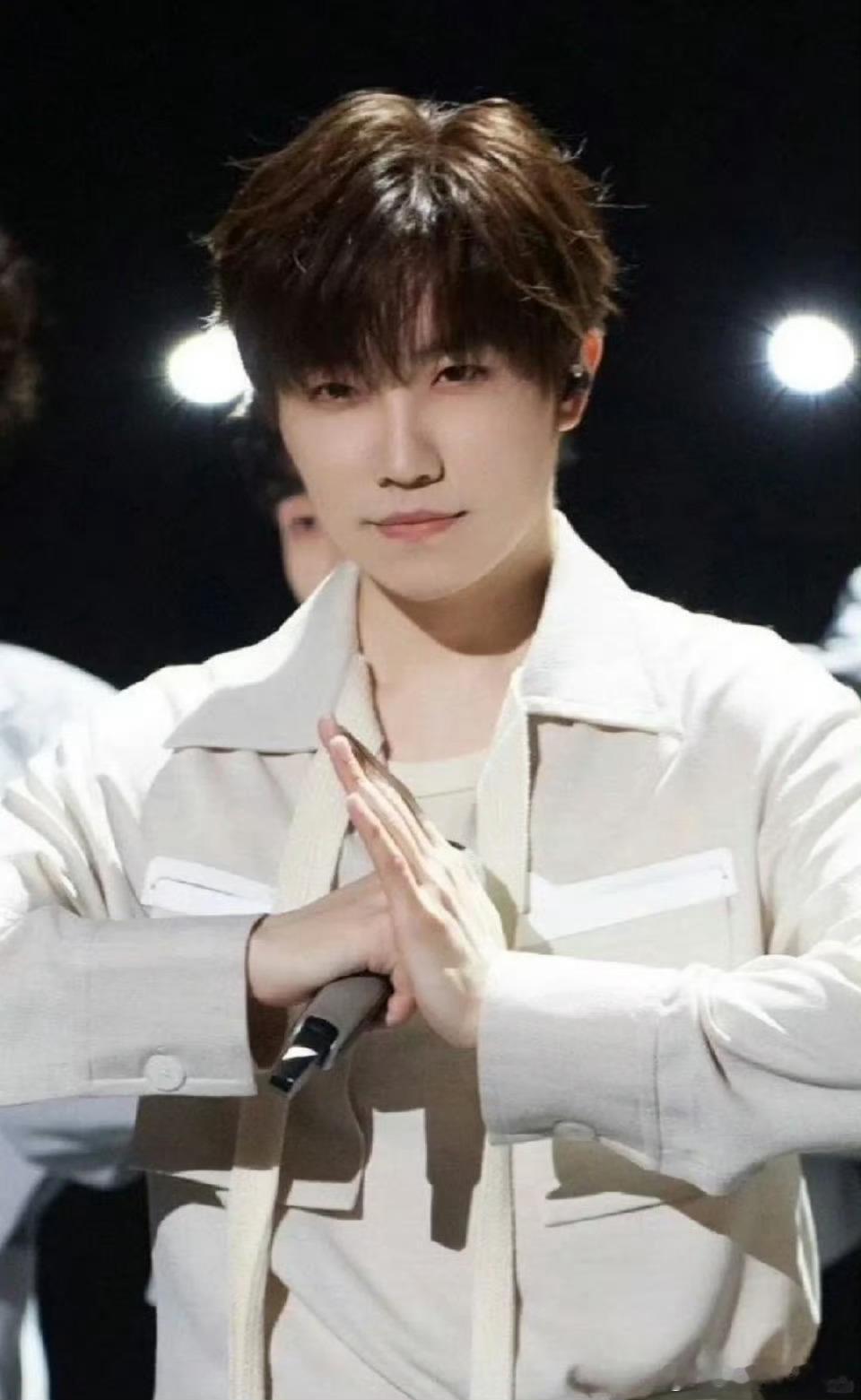 徐良官宣杭州站 盼了好久终于官宣！徐良杭州演唱会来袭，当年MP3里的歌手站上舞台