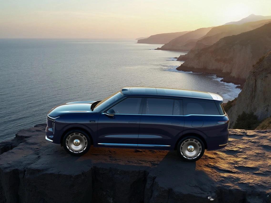 智己首款大六座SUV，帅就一个字！汽场全开智己LS9 ​​​