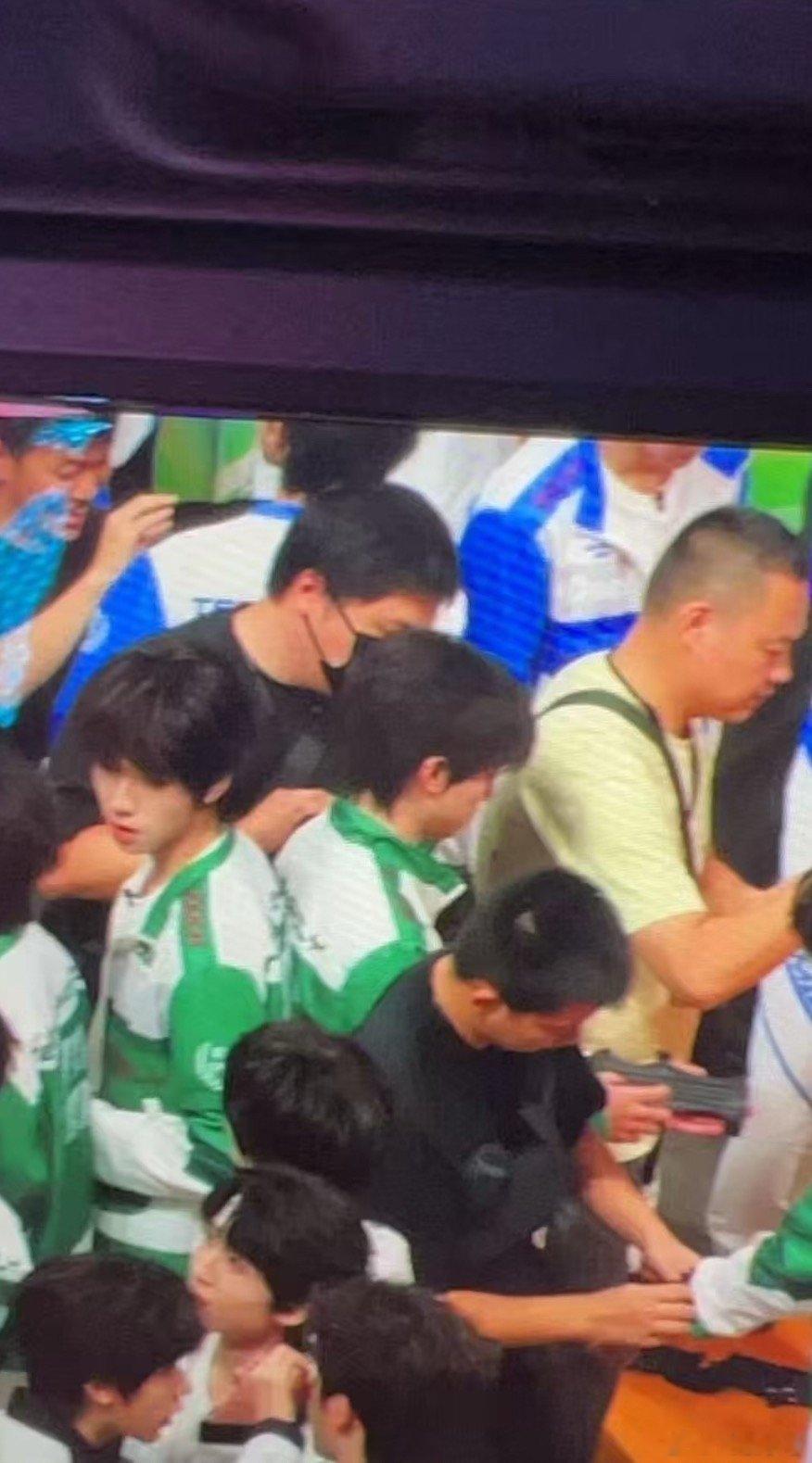 橹穆灯牌橹穆你们尺度好大啊啊啊啊啊啊啊啊啊 
