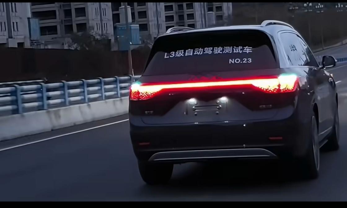 口碑、保值、销量三杀！鸿蒙智行直播揭秘问界M9的“统治力密码”
鸿蒙智行年度直播