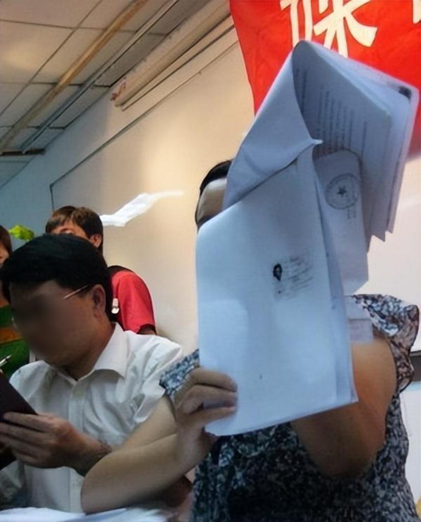 父亲健在遗产却已分光？这份“死亡协议”背后藏着惊人真相！

咱们今儿个聊聊心里话