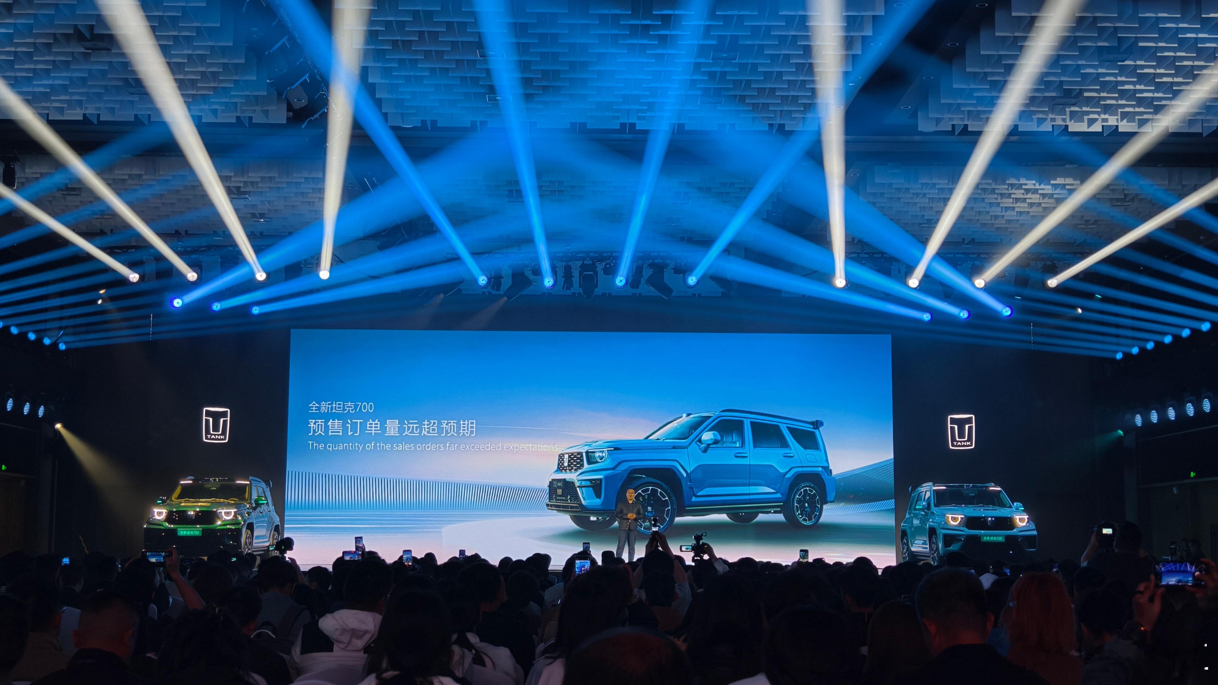 麒麟云中现，境启新人生｜全新坦克700正式上市造坦克，不止造产品，更守铁汉柔情、