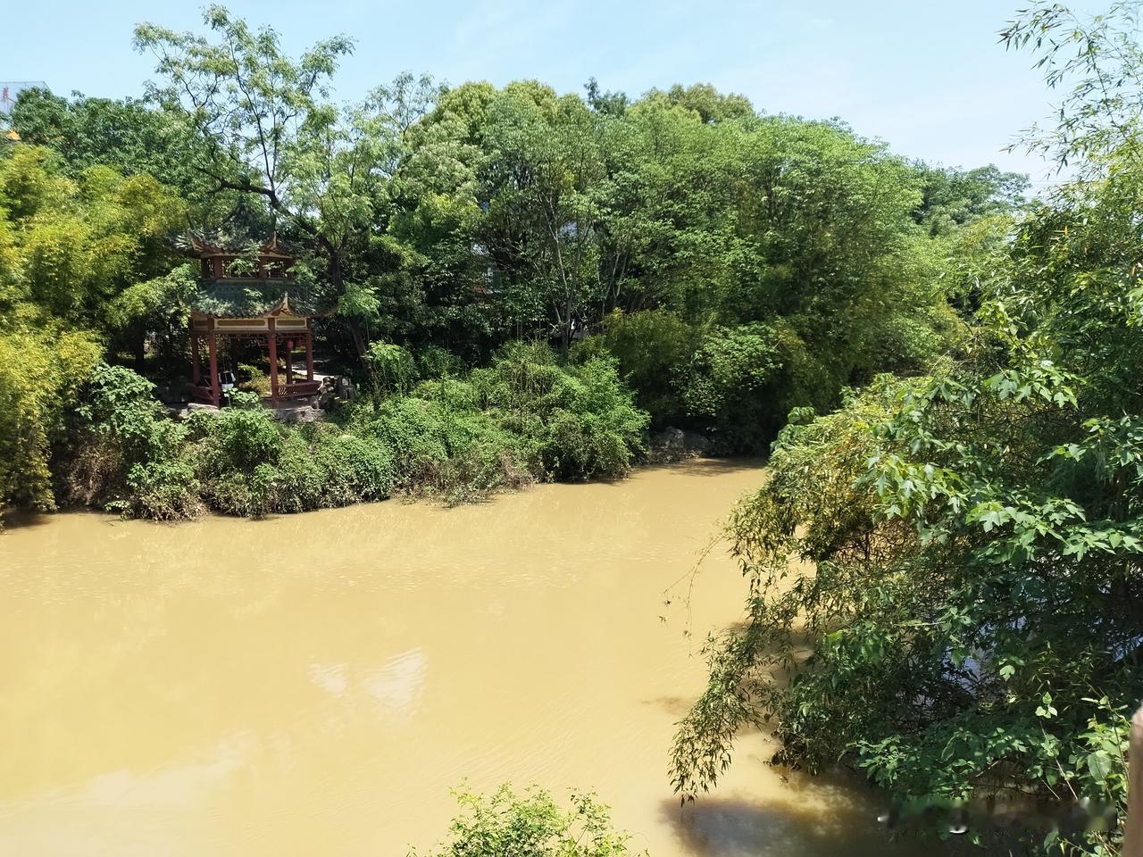 原本和朋友约好了，今天去祁阳玩，参观一下陶铸故居，游览一下李家大院。但是，早晨下