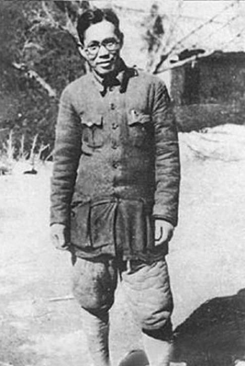 1947年，胡宗南想用美人计“拿下”被俘的359旅主任刘亚生。他叫来女特务，当场