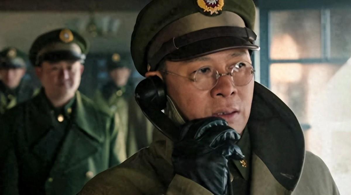 民国时期一对特别父子：儿子身为国军军长，父亲却是周恩来赞许的地下党成员
1948