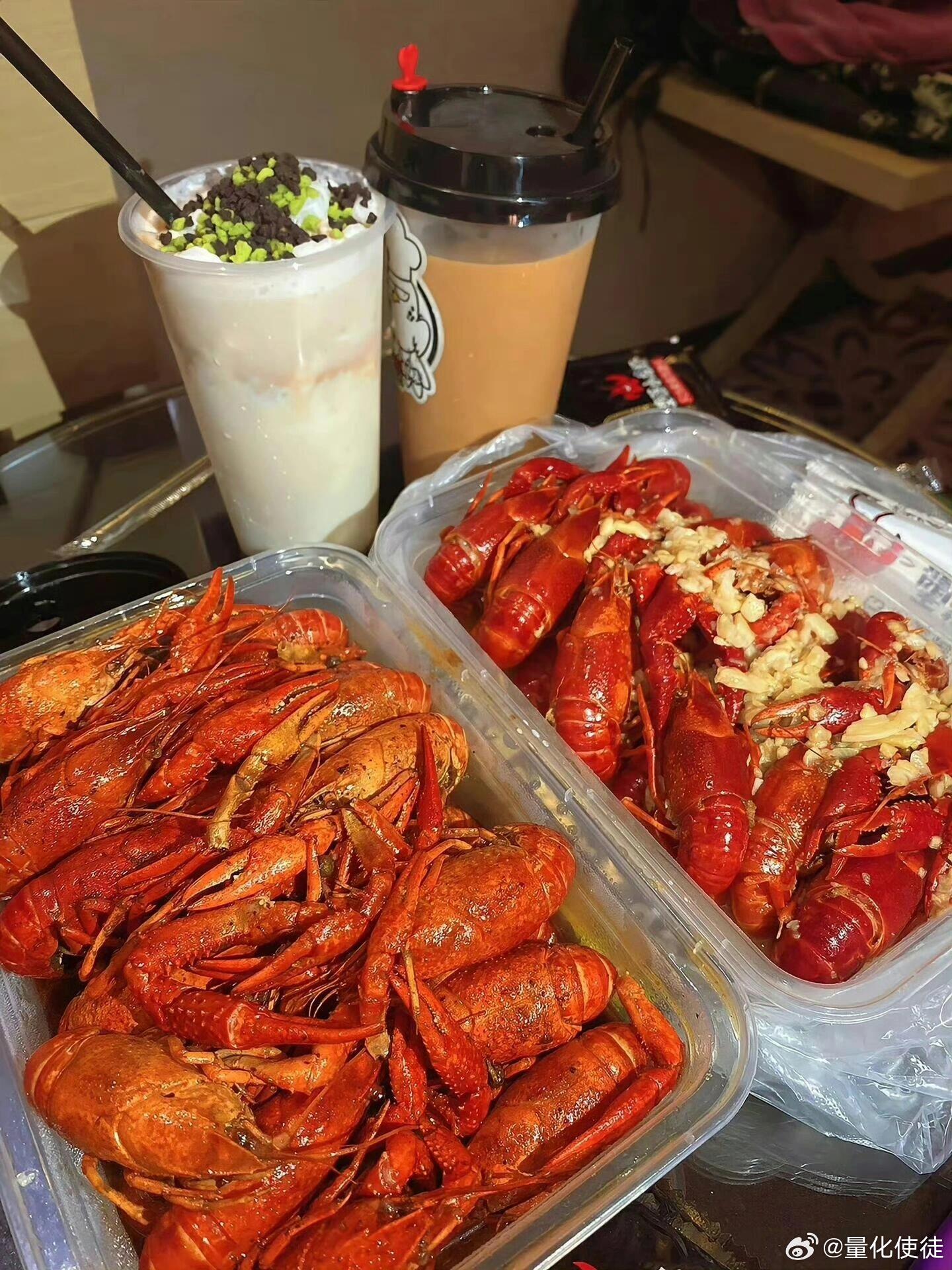 今天依然是碌碌无为的知食分子 