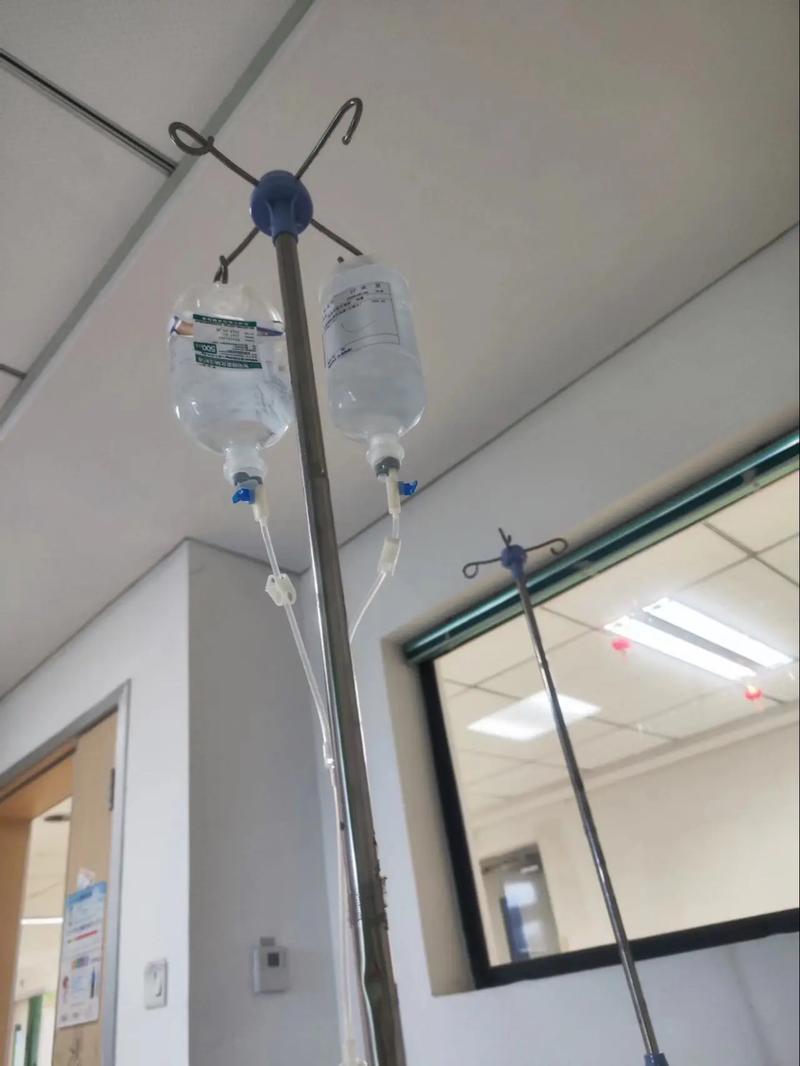 坐标吉林市，这波病毒着实厉害，我终究还是没扛过去，打算打吊瓶看看能否好转。

吉