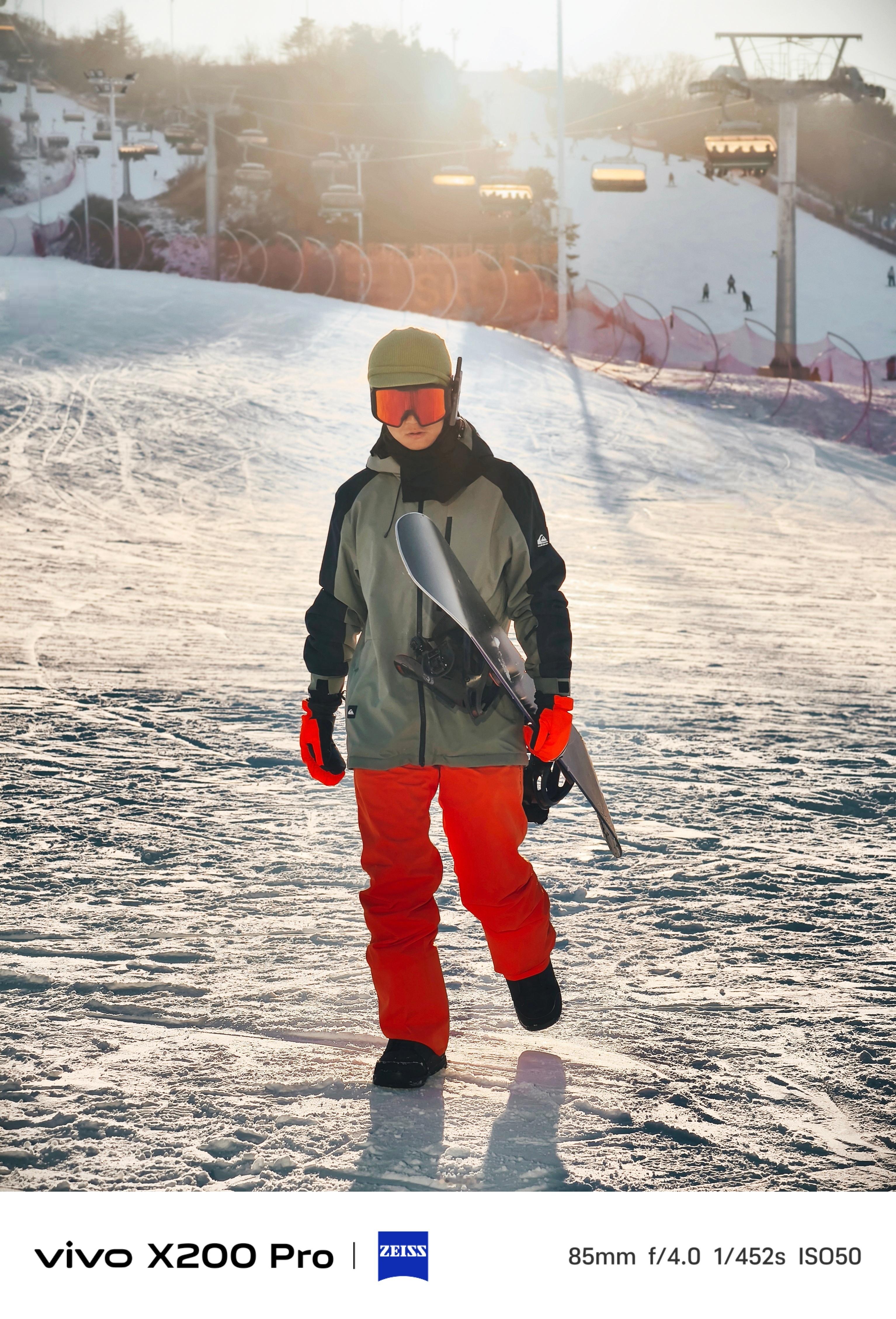 等我塌房了就去雪场做摄影师。用 vivo 手机，逆光也清晰…[嘻嘻]  