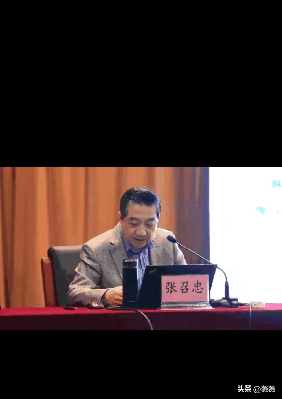 张召忠令人深思的话：
我一辈子不炒股。我老伴炒股，他炒股的目的，就是把我挣的钱再