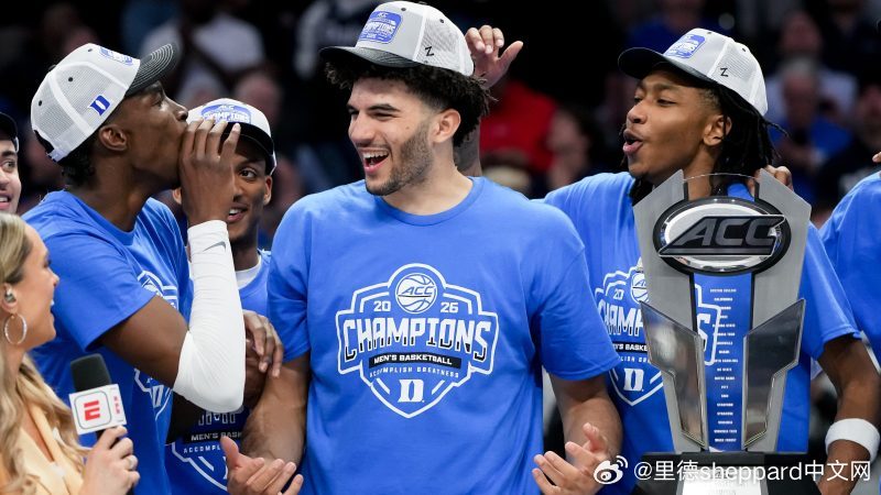 对话老布泽尔：杜克的卡梅隆与凯登·布泽尔迎来大学最后一次并肩作战，老布泽尔将一场