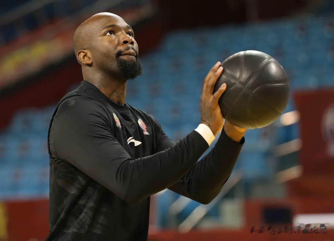 CBA常规赛，新疆87-78上海，不得不承认的2个可笑事实

1.生产队的驴又回