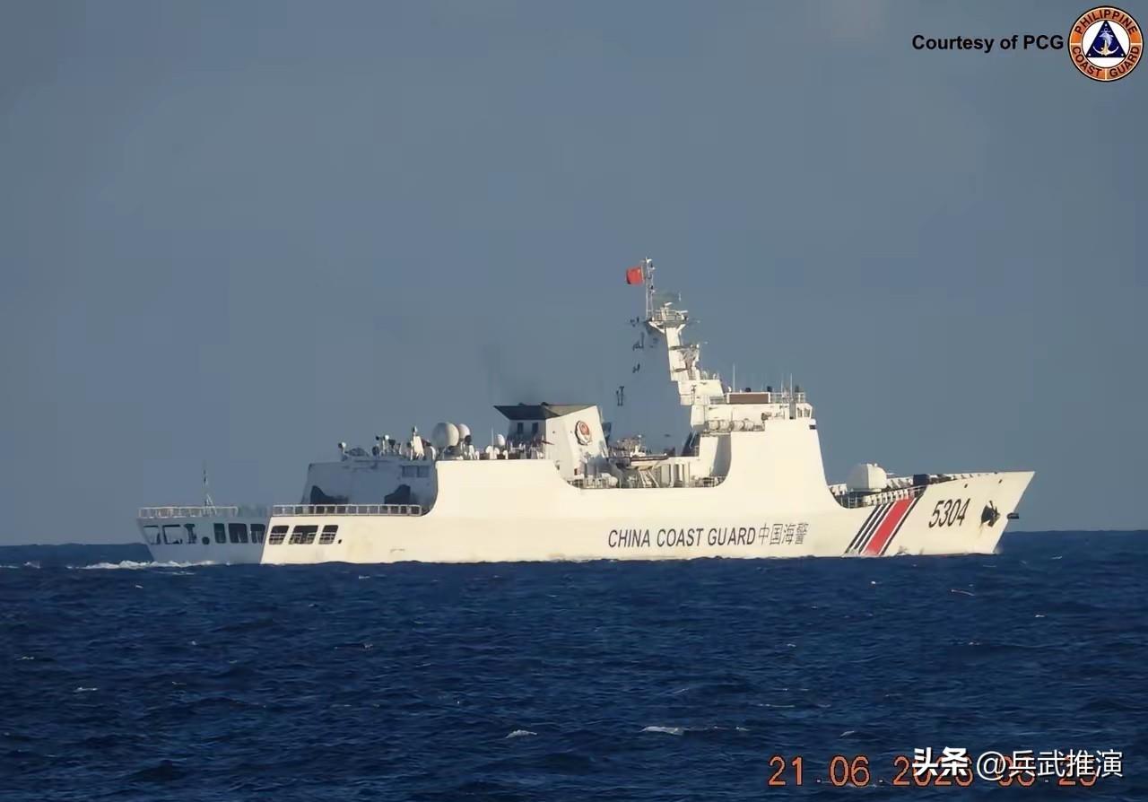 菲律宾海岸警卫队再次对媒体"诉苦"，声称中国海警5304船，近期一直沿着吕宋岛海