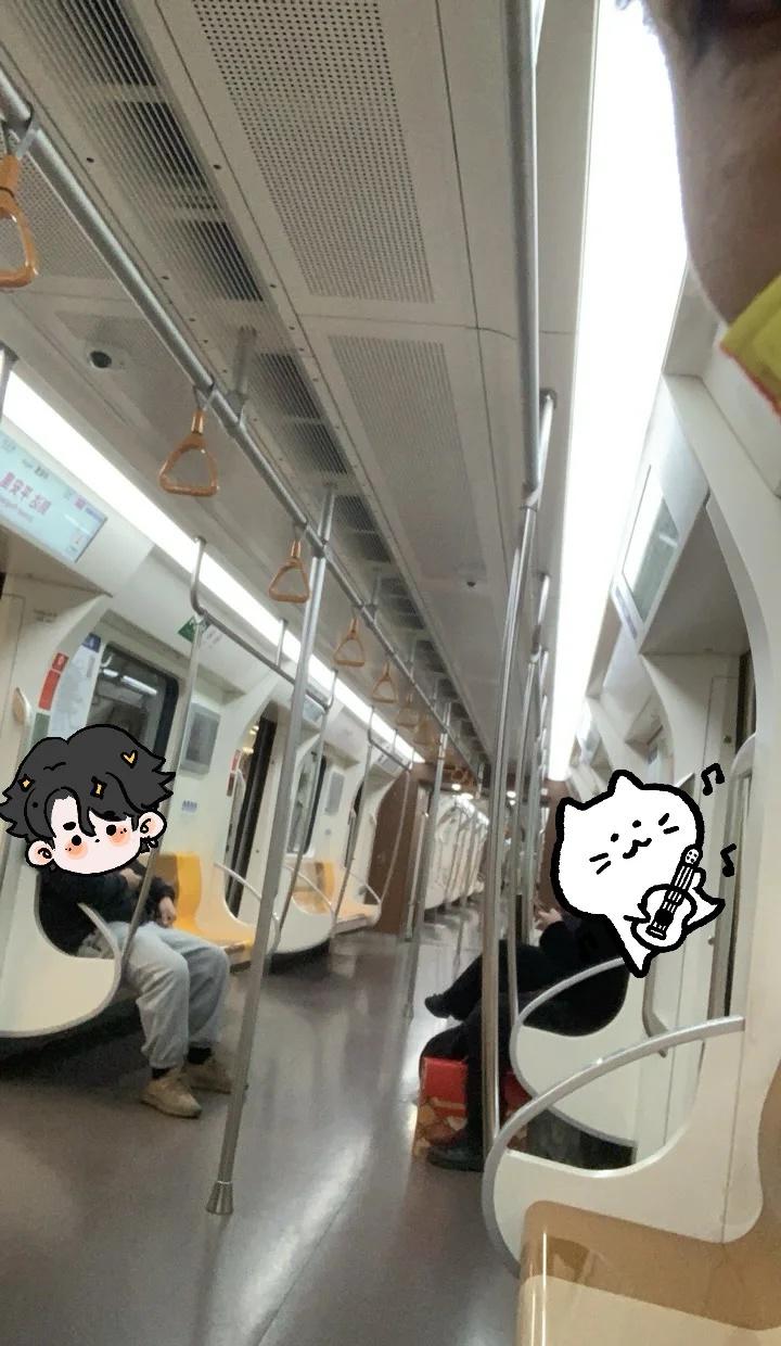 北京地铁现状
这城市那么空，这回忆那么凶北京地铁这城市那么空这回忆那么凶