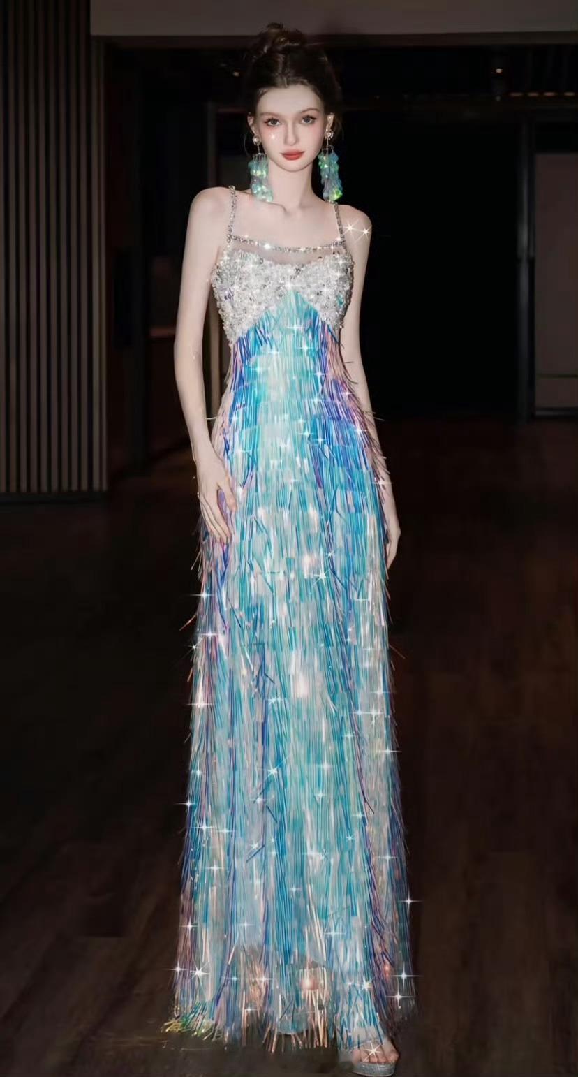 这件礼服你第一眼想到最适配的女明星是谁 