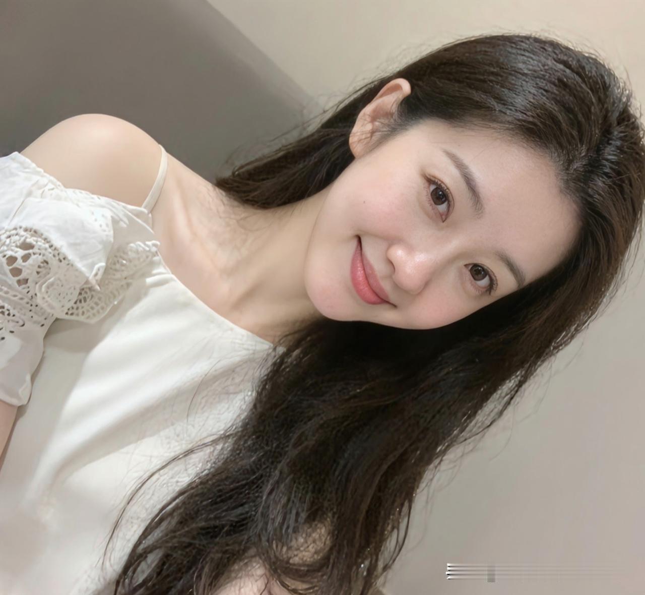 界定男人的价值，
看他如何平衡钱和情。
 一个有价值的男人，
会努力赚钱，
但不