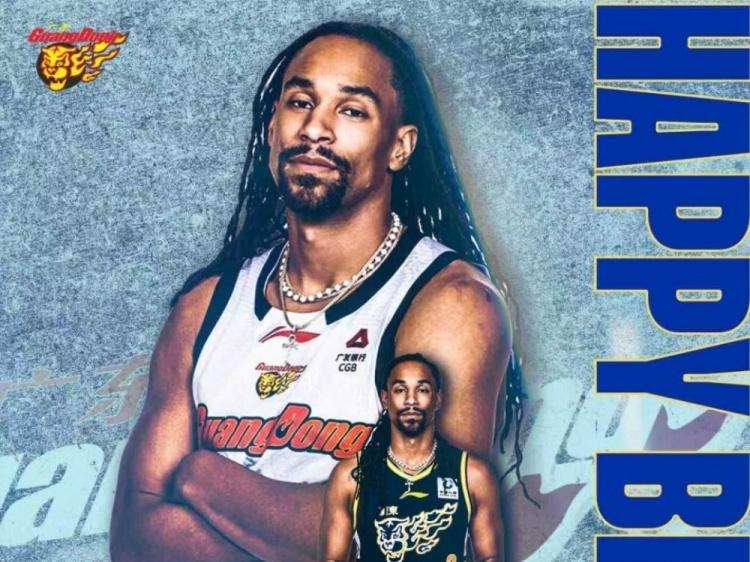 CBA最新消息：据广东男篮官方报道，今天是球队外援萨林杰的34岁生日。本赛季代表