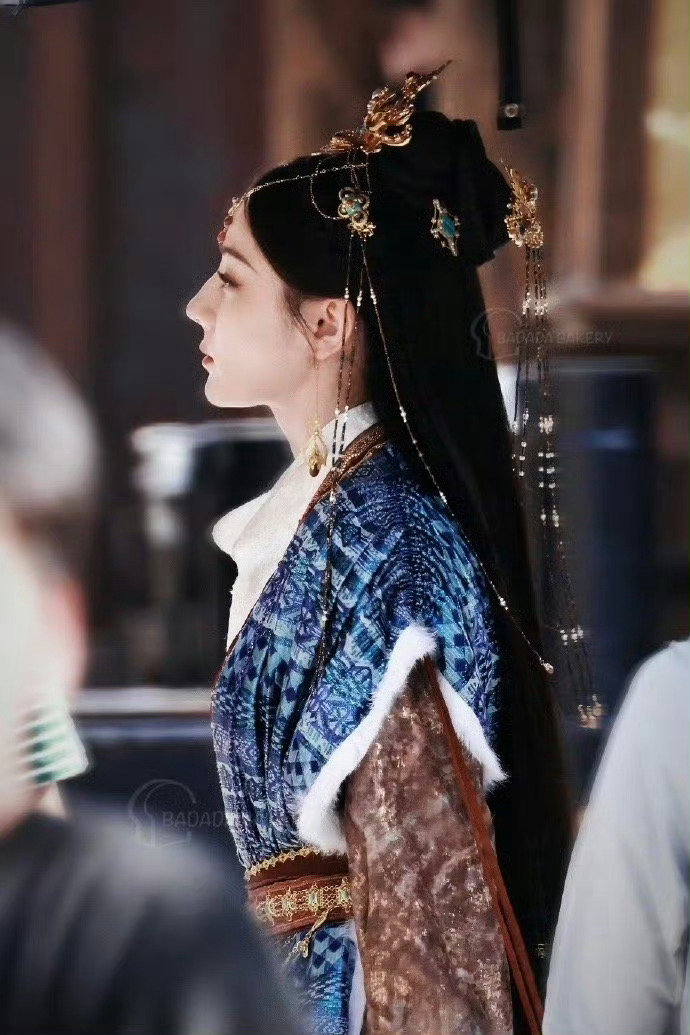 让一让！！陈飞宇与迪丽热巴新剧的路透来了！这身高差很难不让人磕cp！网友在看完路