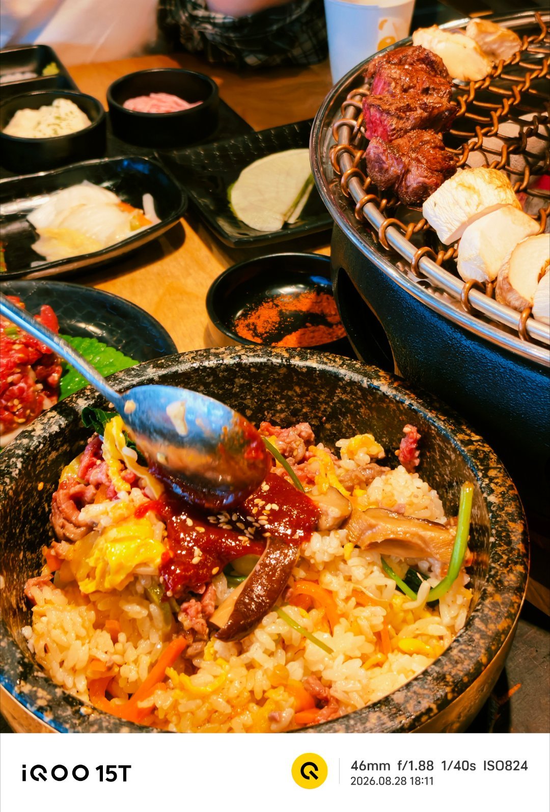 从马路边走过的时候以为是一家不起眼的小店，没想到进来以后他是专门韩牛专门店，菜品