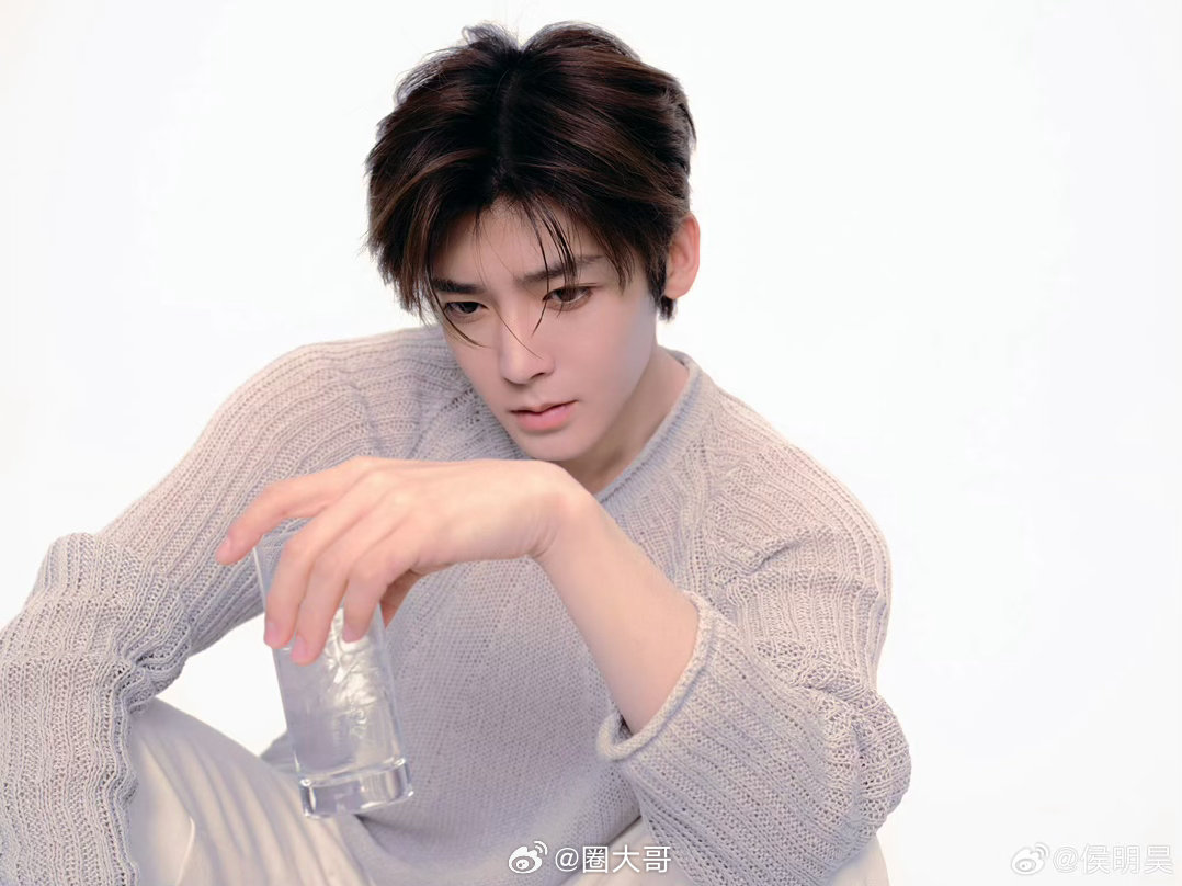 侯明昊也不舒服了歌手联名赛没有侯明昊 天惹天惹，心疼侯明昊了啊！！！没想到这次的