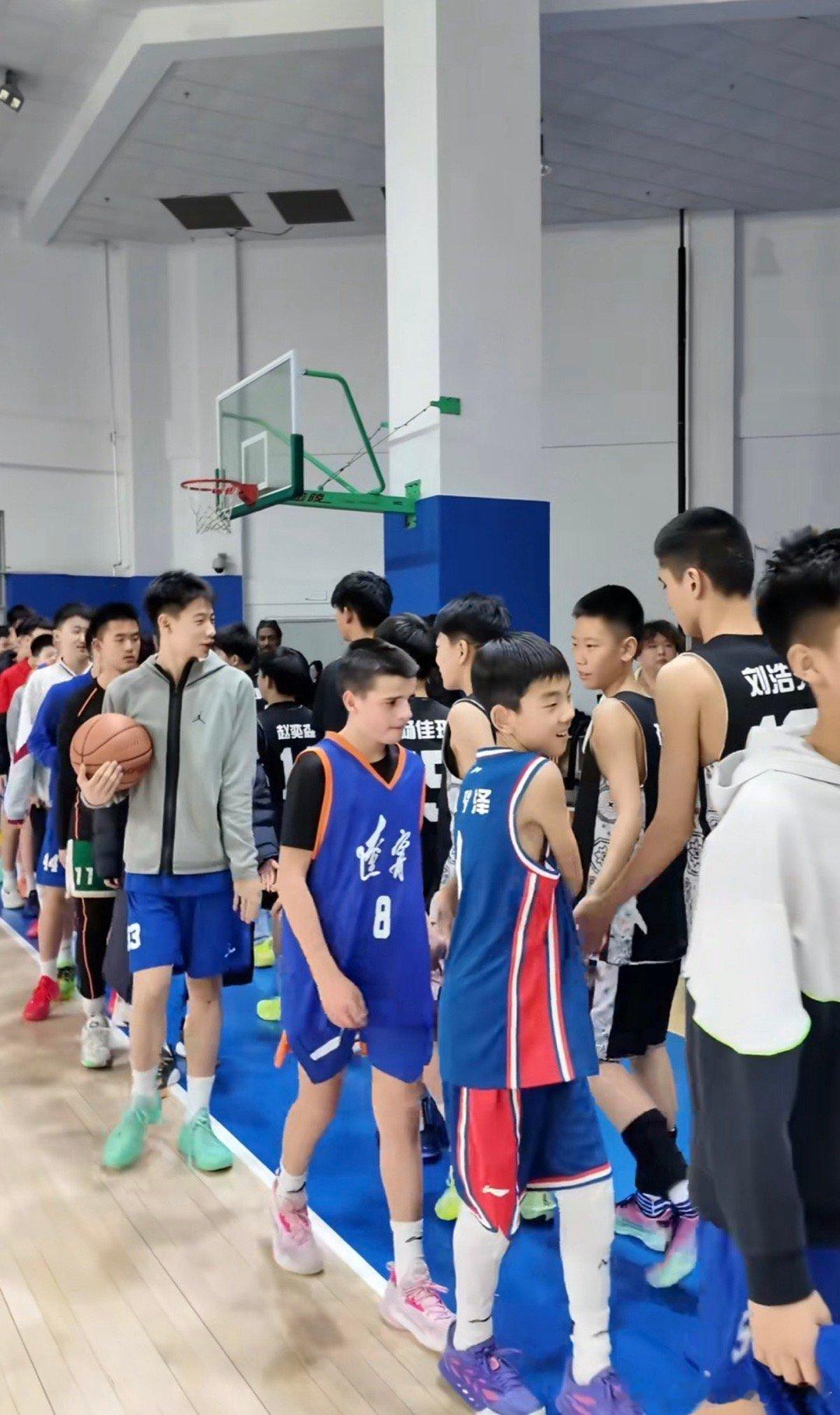 辽宁男篮 乌戈的小儿子跟着辽宁四队训练。 