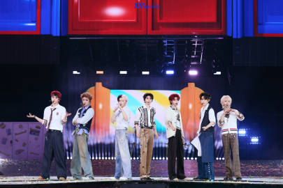时代少年团广州演唱会合照时代少年团定格舞台上的热烈瞬间 时代少年团 广州演唱会合