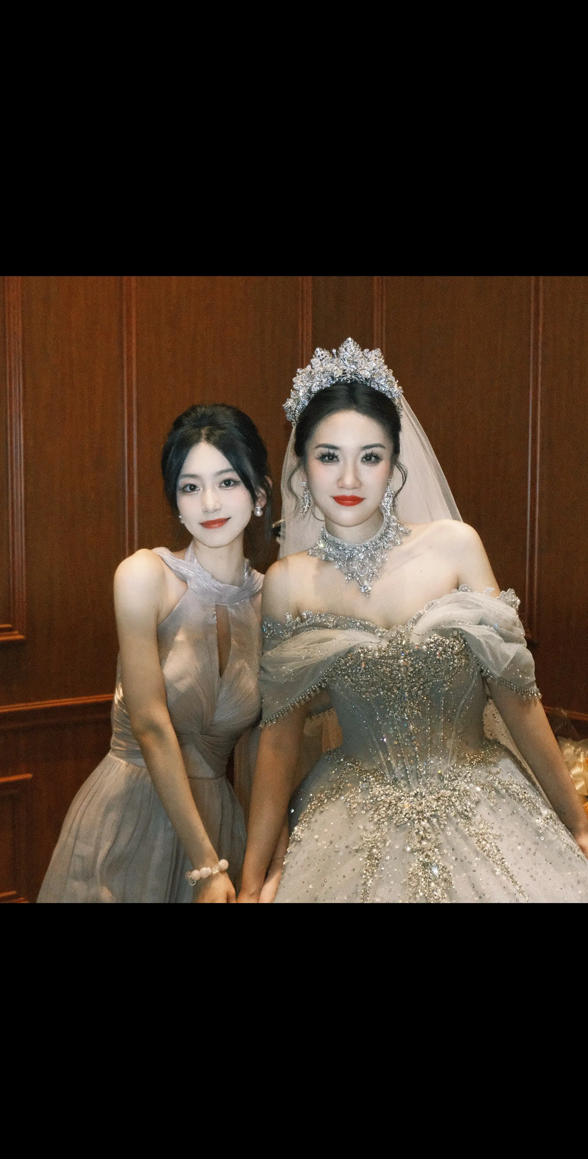 听过你18岁的少女心事 牵着你送你出嫁 之前上学的时候你说 等你结婚 ...