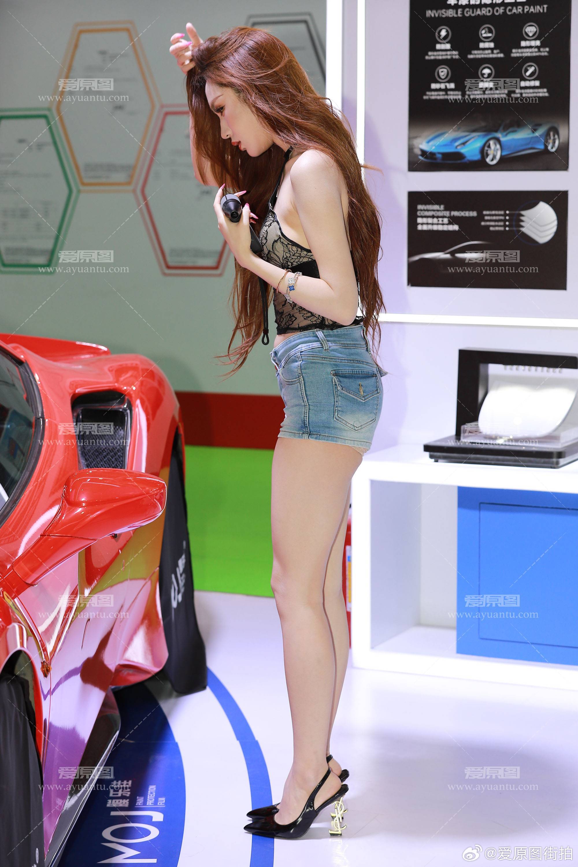 车展热裤大长腿