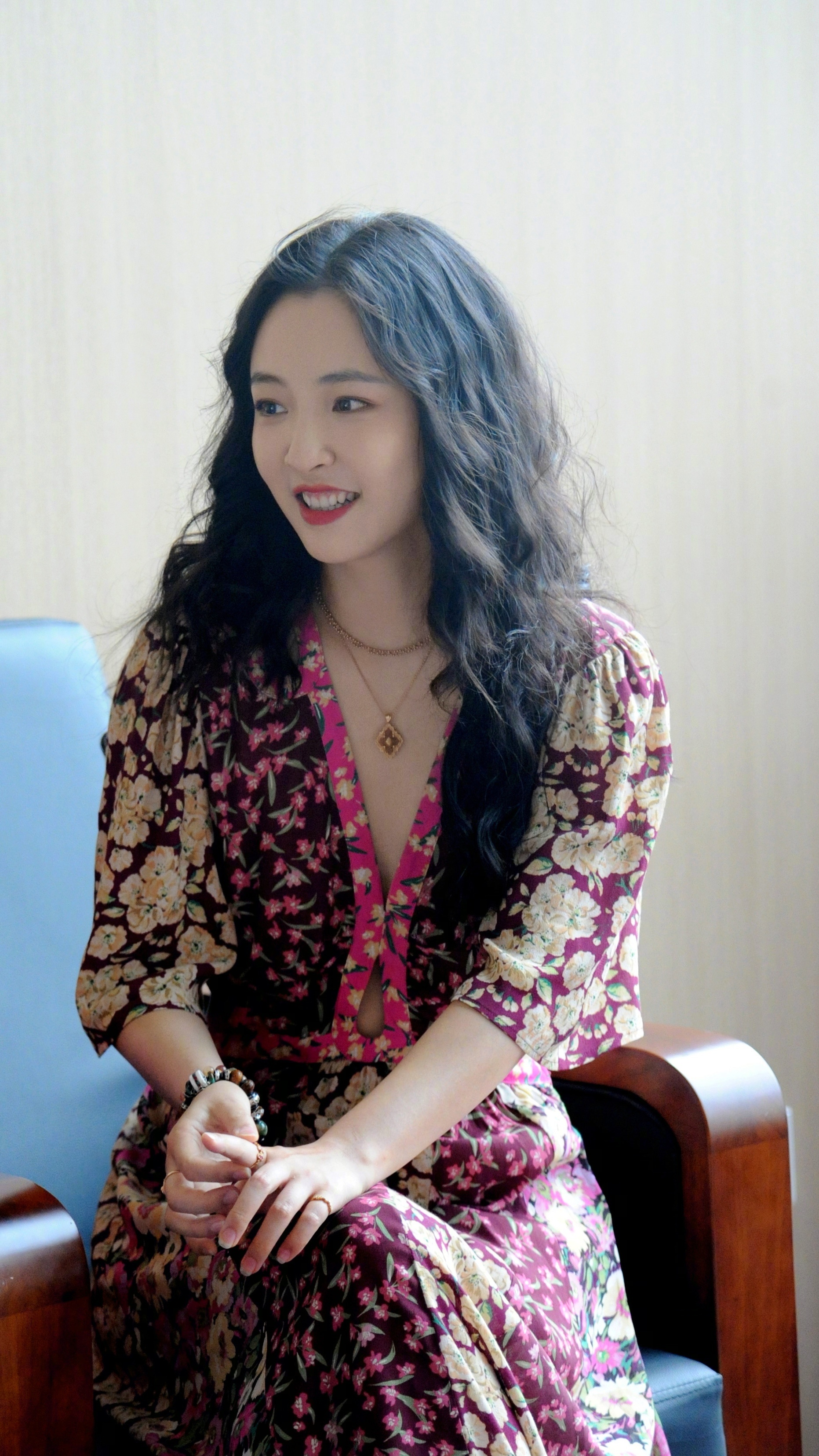 吴倩近态吴倩这种状态，其实很妥~早年灵动出圈，搭过顶流，有过爆相，却偏偏缓了下来